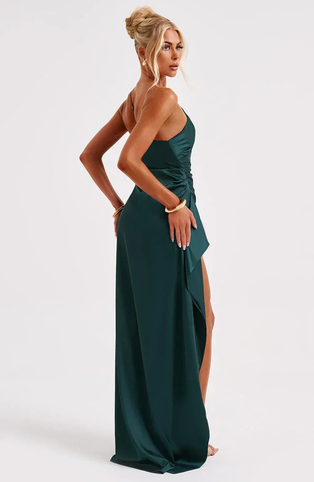Esmé – Satijnen Abendkleid mit zeitloser Eleganz