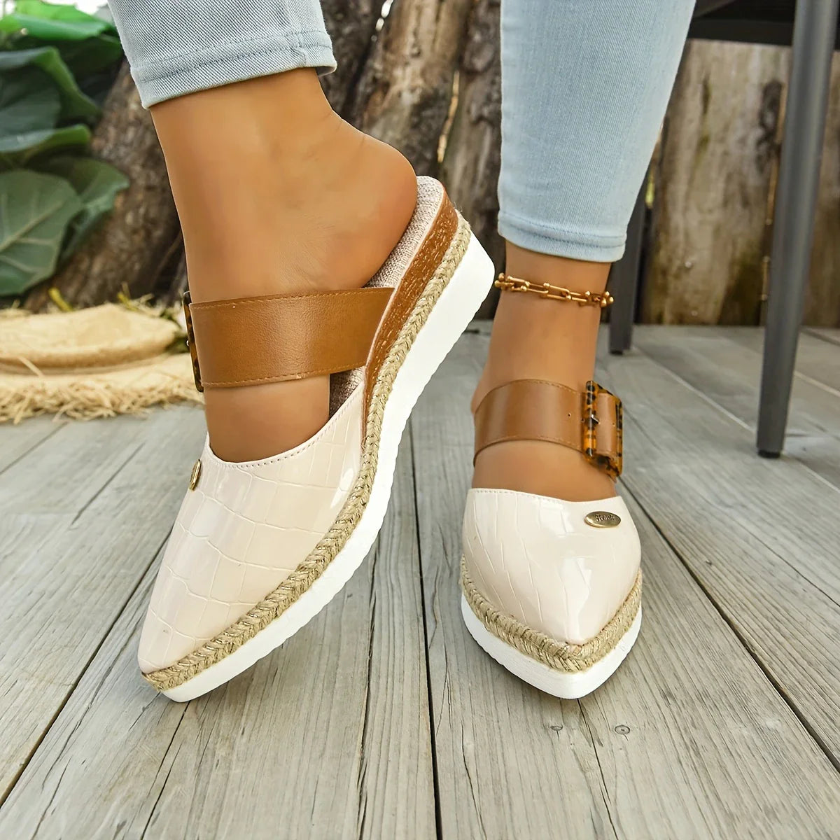 Thalia – Stilvolle Keilsandalen für jeden Anlass