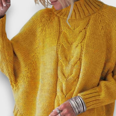 Leandra – Klassischer Rollkragenpullover mit Zopfmuster