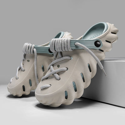 GUSTAV - CLOGS MIT DEKORATIVEN SCHNÜRSENKELN