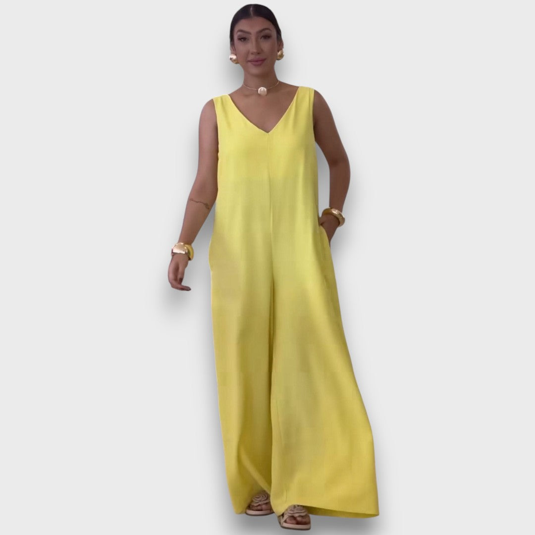 Aubrine – Fließender Jumpsuit mit V-Ausschnitt