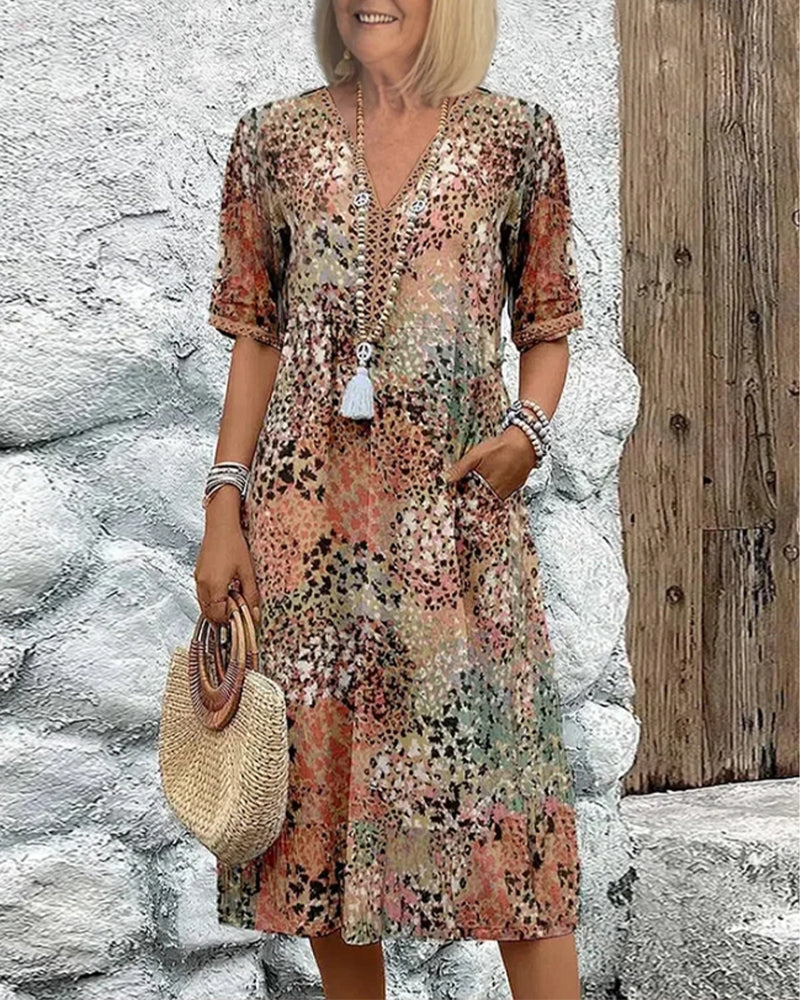 Kleid Mit V-Ausschnitt Und Kurzem Ärmel Mit Druck