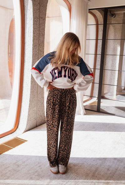 MIRAâ | Die Leoparden-Sweathose