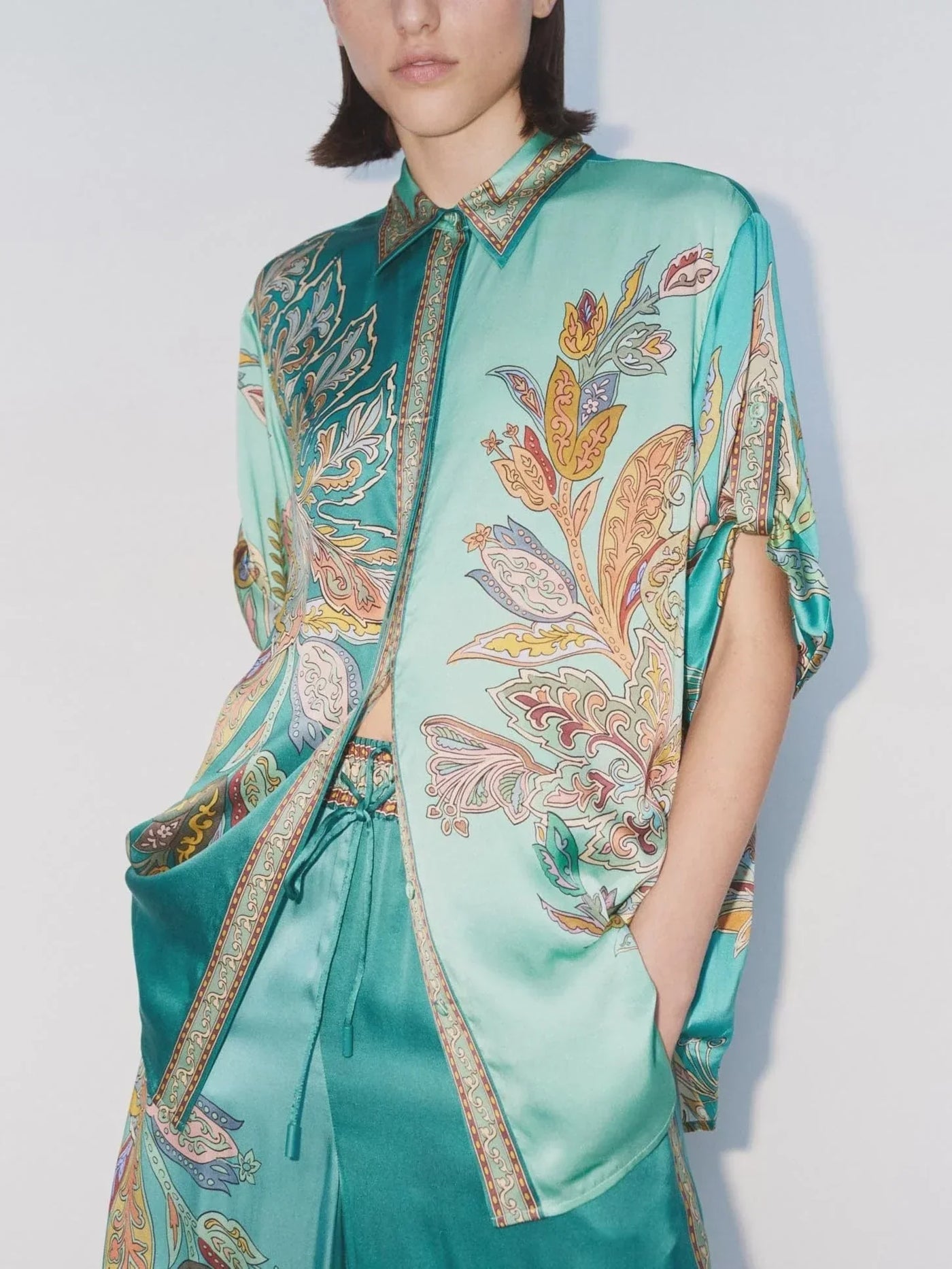 Completo Emerald Luxe – Oversized Hemd und Weitehose