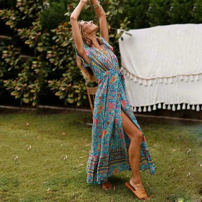 Boho Maxikleid mit Wickeldesign und hohem Schlitz