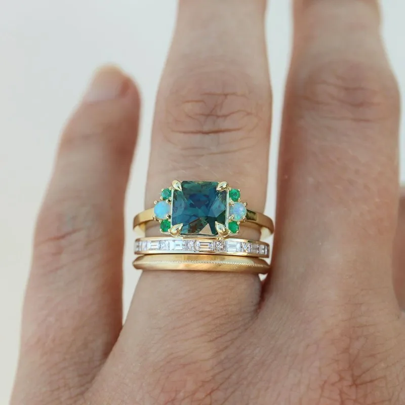 Vintage-Ring mit blauem Kristall