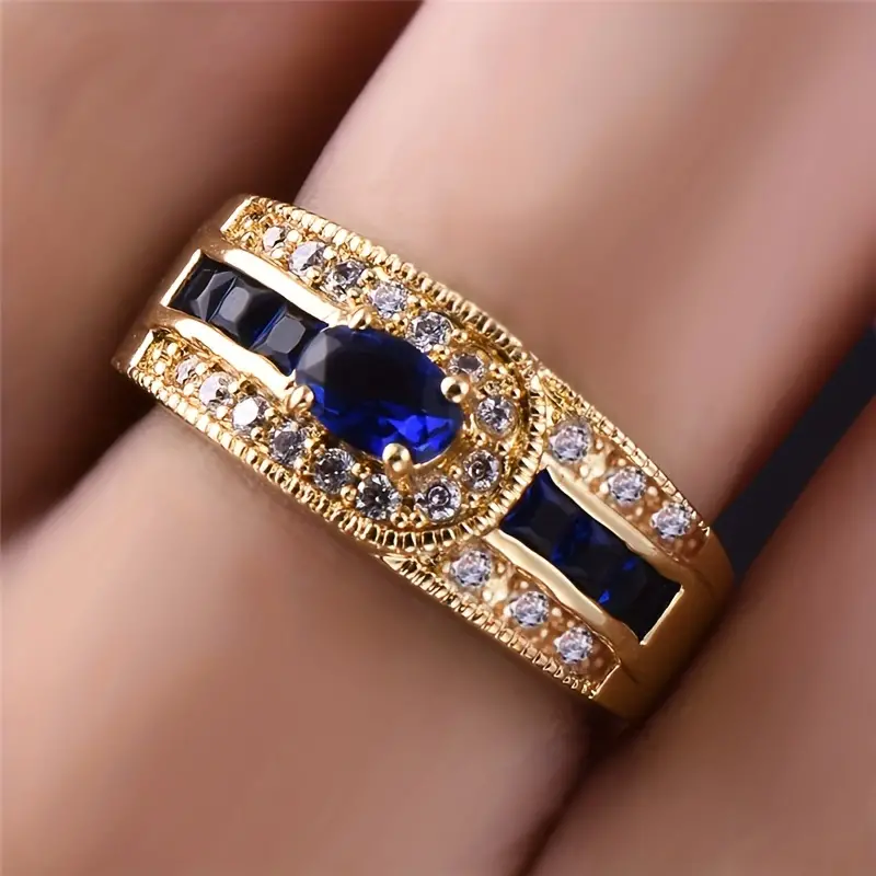 Ring mit schimmerndem blauen Stein
