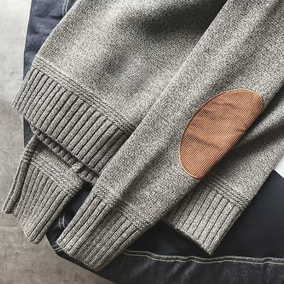 Klassischer, warmer Herrenpullover für alpine Abenteuer