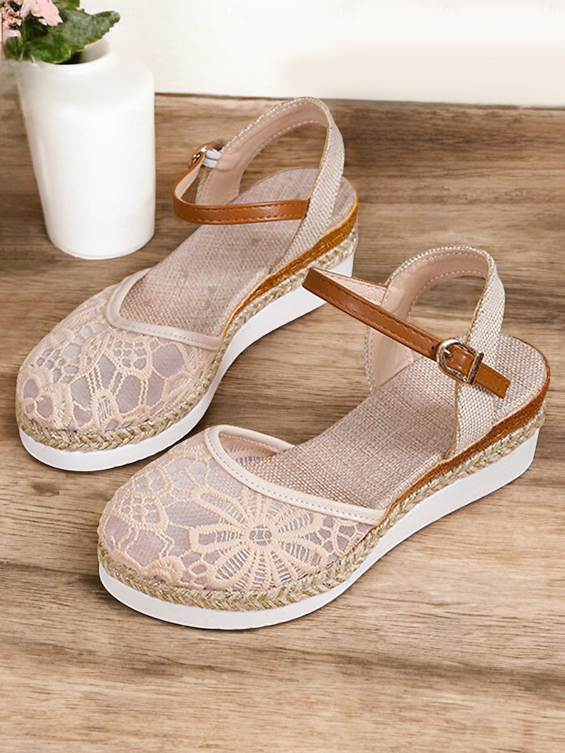 Annette – Romantische Keilsandalen mit floraler Eleganz