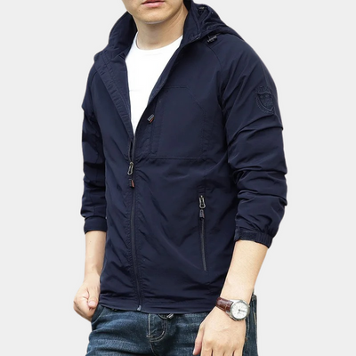 Sportliche Herrenjacke für Outdoor-Aktivitäten mit Kapuze – Leicht & Funktionell