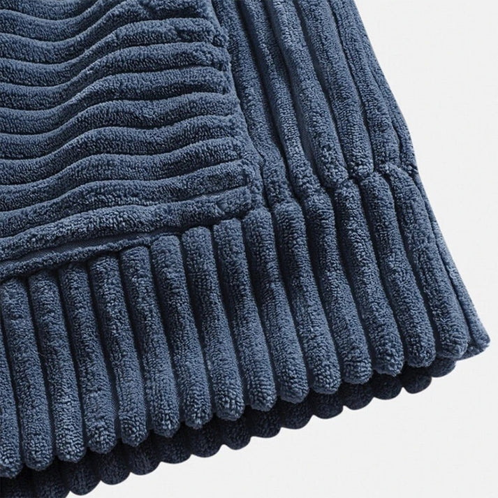 Stylischer gerippter Kapuzenpullover aus Cord - Komfort und Trend vereint