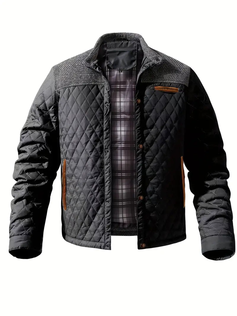 Wattierte Herrenjacke mit hohem Kragen und praktischen Taschen – ideal für kalte Tage